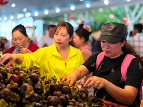 Chen chân trải nghiệm lễ hội trái cây lớn nhất mùa hè tại TP.HCM