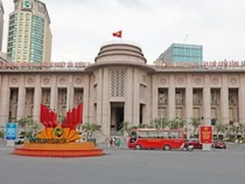 Lãi suất qua đêm tăng vọt lên 11%, Ngân hàng Nhà nước bơm mạnh VND
