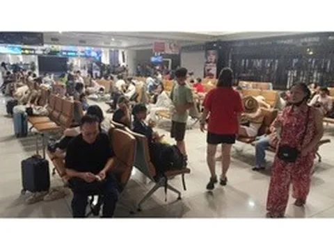 Diều xâm nhập sân bay Cát Bi, máy bay phải hạ cánh Nội Bài, khách về Hải Phòng lúc 3 giờ sáng