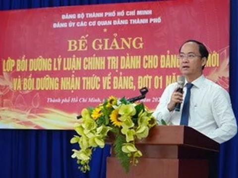 TPHCM: Trao gần 250 giấy chứng nhận cho học viên lớp bồi dưỡng lý luận chính trị và nhận thức Đảng