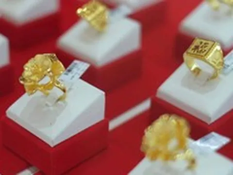 Giá vàng hôm nay 12/6: Đảo chiều tăng dựng đứng gần 200 USD/ounce