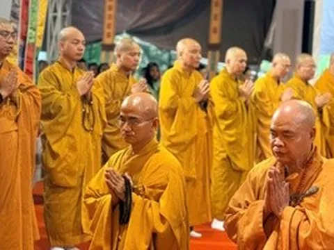 Lễ cầu siêu liệt sĩ tại công viên Lê Thị Riêng, TPHCM chiều 13-6