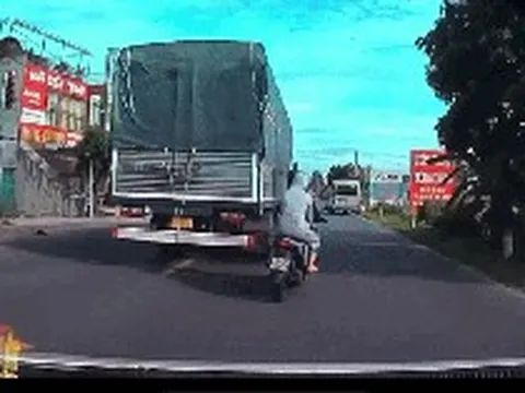 Danh tính đôi nam nữ tử vong sau trong vụ xe máy tông sầm vào đuôi xe khách ở Hưng Yên