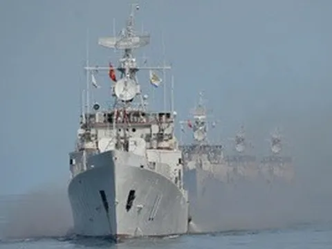 "Lá chắn thép" trên biển