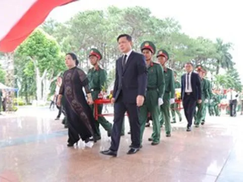MỆNH LỆNH TỪ TRÁI TIM (*): Đưa các anh về đất mẹ!