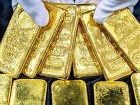Giá vàng thế giới giảm mạnh, nhà đầu tư chờ dữ liệu lạm phát Mỹ