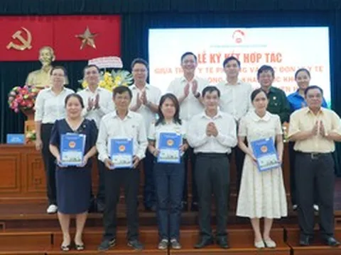 Phường Diên Hồng vào cao điểm khám sức khỏe cho người dân