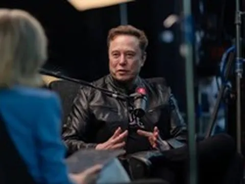 Elon Musk công khai ý tưởng về tương lai công nghệ AI ngoài không gian