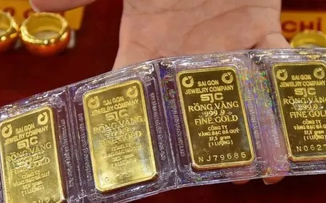 Sáng 4/3: Giá vàng SJC, vàng nhẫn trơn rớt mạnh, "bốc hơi" 8 triệu đồng/lượng từ đỉnh