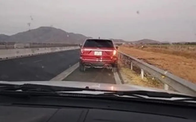 Dừng ô tô đi ngủ trên cao tốc, tài xế và chủ xe bị phạt 77 triệu đồng