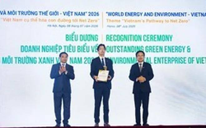 VPBank được vinh danh Doanh nghiệp hàng đầu về năng lượng môi trường xanh