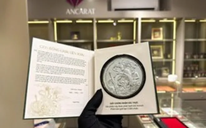 Giá bạc ngày 25/8 tại Ancarat, Bảo Tín Mạnh Hải, Sacombank, DOJI tăng, giảm ra sao?