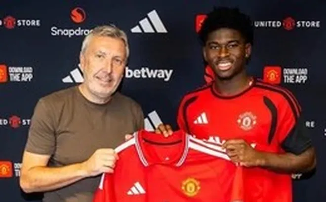 Man United chi đậm để mua tiền vệ trẻ tại Ngoại hạng Anh