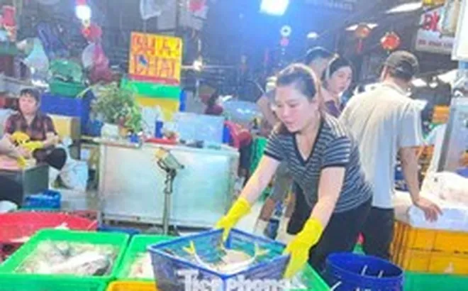 'Ngộp thở' khi giá thực phẩm leo thang