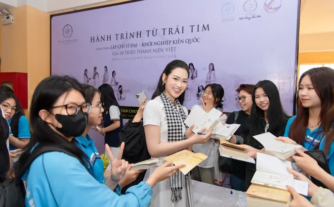 Hành trình Từ Trái tim khơi dậy khát vọng lớn và tinh thần phụng sự của tuổi trẻ