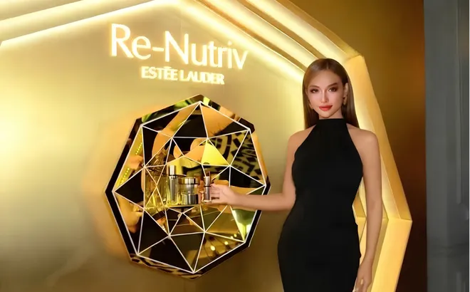 VŨ ANH THƯ HỘI NGỘ DÀN NGHỆ SĨ TẠI SỰ KIỆN CÔNG NGHỆ DƯỠNG DA MỚI CỦA ESTÉE LAUDER